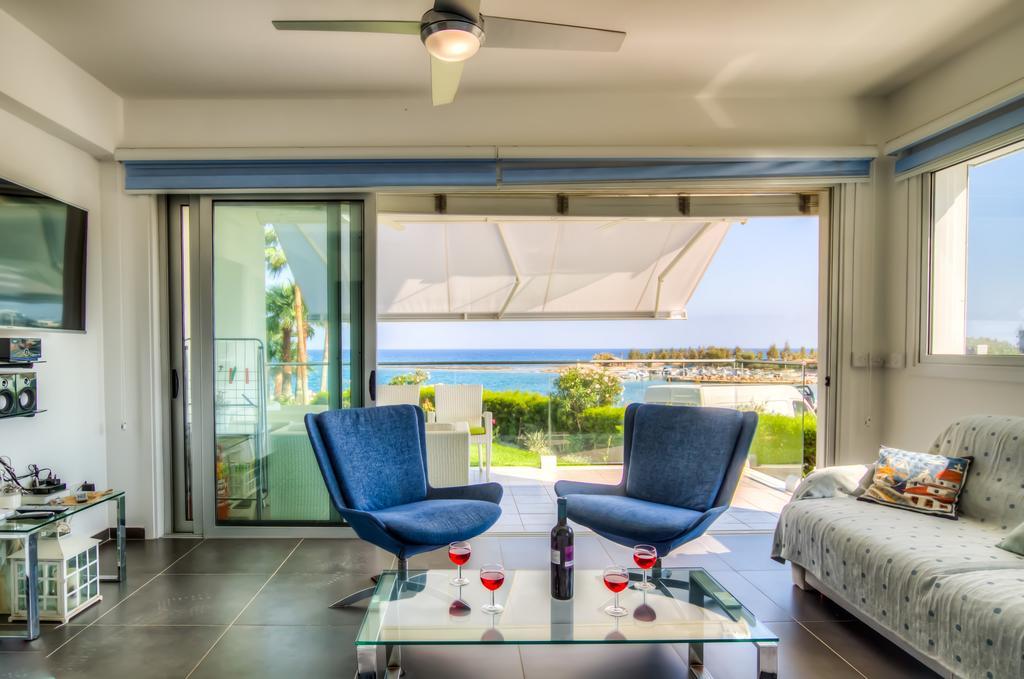 Beachfront Trident Протарас Экстерьер фото