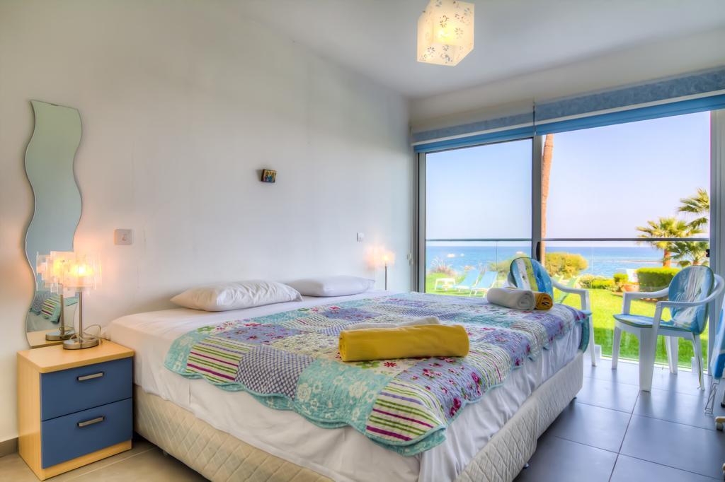 Beachfront Trident Протарас Экстерьер фото